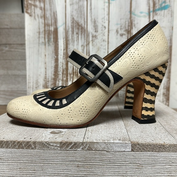 John Fluevog Mary Jane miracles resurrection buckled cream black leather heels - Picture 4 of 10